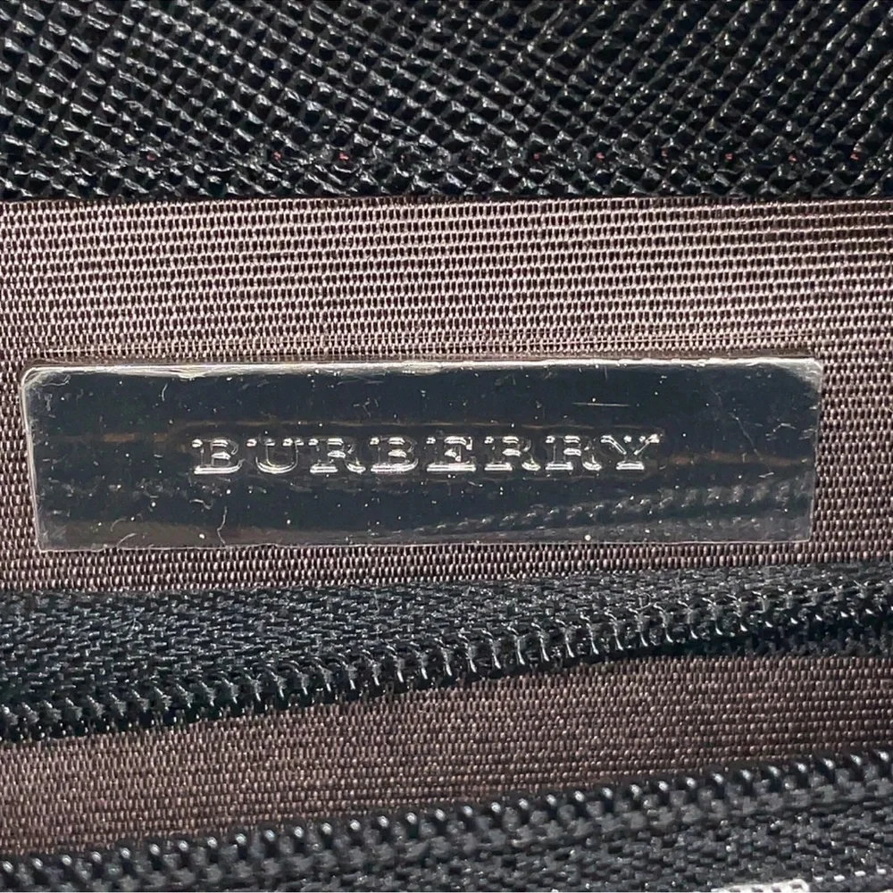 Burberry saffiano leather tote bag with a Cherry Charm - Picture 13 of 13